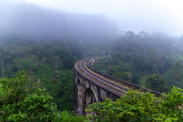 Fototapeta na wymiar Demodara Nine Arch Bridge, Ella Sri Lanka