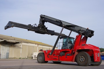 Chariot grue engin de levage de portage de port type manitou