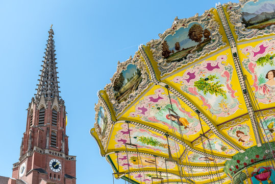 Kettenkarussell auf der Auer Dult in M&uuml;nchen_5252