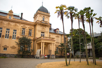 旧岩崎邸庭園の黄色の洋館