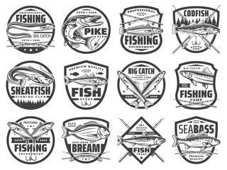 Obraz premium Fish, fishing rod and hook vector badges of fisherman club design. Ocean tuna, salmon and sea bass, river pike, catfish and carp, mackerel, dorado and anchovy, trout or cod symbols with fishing tackle