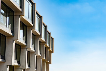 Obraz premium Modern apartment building on a sunny summer day