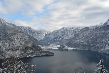 Fototapeta na wymiar The lake of Hallstatt in the mountains, Austria. Winter view from the top.