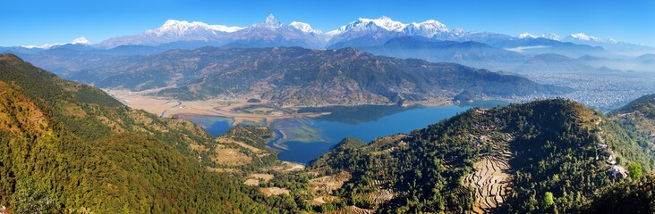 Panoramisch uitzicht op Annapurna, Dhaulagiri en Manaslu