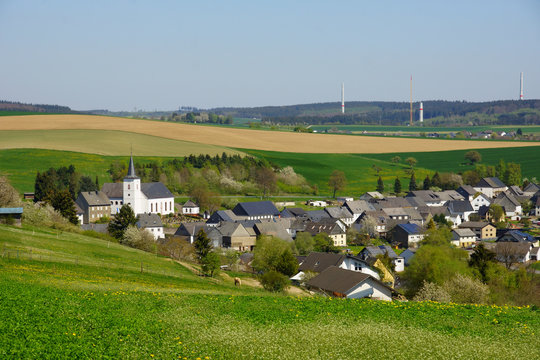 Merscheid im Hunsr&uuml;ck mit Windpark Morbach