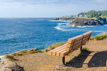 Fototapeta na wymiar Oregon coast. Picnic bench.