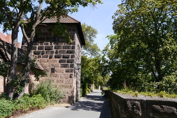Fototapeta na wymiar Stadtmauer Nürnberg Wöhrder Wiese