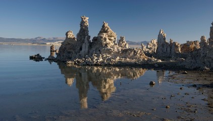 lake Mono