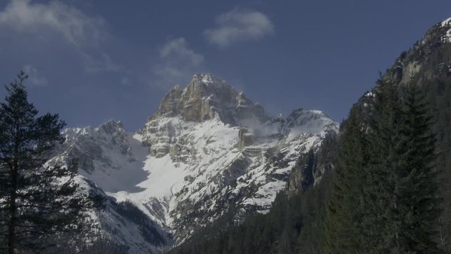 Cortina d&rsquo;Ampezzo, Belluno, Italien, Venezien, Falzarego, Falzaregopass, Passo di Falzarego, Tofana, Tofane, Tofana di Rozes, Gebirgsstock, Lagazuoi-Seilbahn, Lagazuoi, Seilbahn, Gondel, Dolomiten, Al