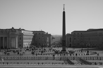 Fototapeta premium Saint Peter's square on a sunday morning, Vatican City, Rome