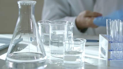 研究