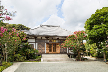 Photograph of the main gate of a Japanese house
