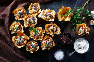 chicken red bean avocado salad Wonton Cups