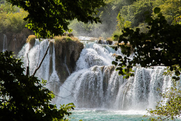 tropischer Wasserfall Dschungel