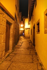 Fototapeta na wymiar Streets and facades of the portuguese medieval village of Guimaraes