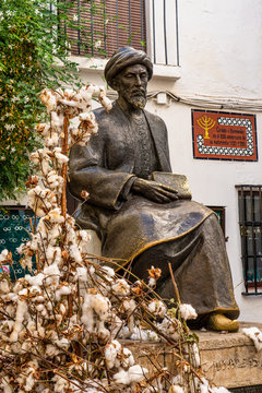 Statue of Ben Maimonides at Tiberiades square in Cordoba, Spain.