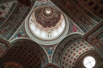 Fototapeta na wymiar The cathedral basilica of Sant'Andrea, the largest church in Mantua