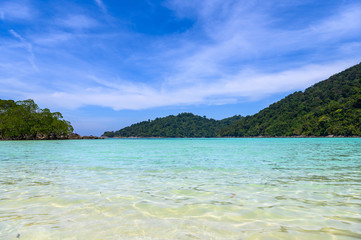 Fototapeta na wymiar clear sea on Surin Island, Phang Nga Province, Thailand.