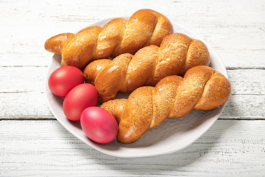 Greek easter buns. Greek Easter. Italian Easter. Traditional easter bread. Easter eggs