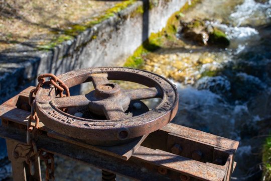 Paratia per irrigazione