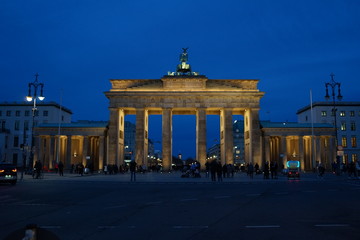 Fototapeta premium Berlin Brandenburger Tor after sunset, Berlin, Germany 