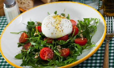 Salad with talian cheese burrata