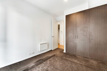 Obraz premium Empty and unfurnished brand new apartment