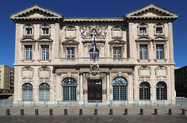 Fototapeta na wymiar Historical city hall of Marseille, France