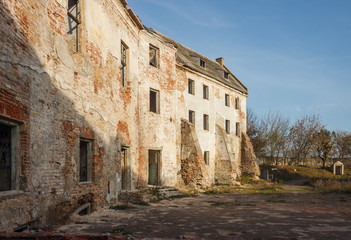 Fototapeta na wymiar The ruins of the medieval castle. Ukraine