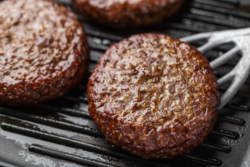 Cooking process of beef patties on pan
