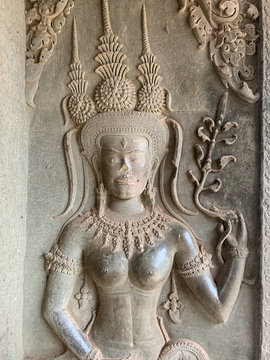 Devata, nord est du Prasat, temple central, Angkor Wat