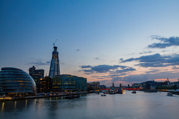 Fototapeta premium Sunset landscape of Thames River