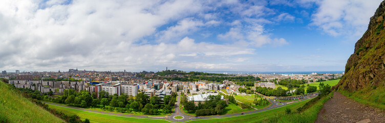 Obraz premium High angle view of the cityscape from Holyrood Park