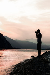 fotografo sul lago