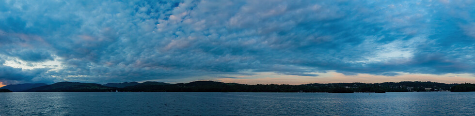 Fototapeta na wymiar Beautiful sunset landscape around Lake Windermere