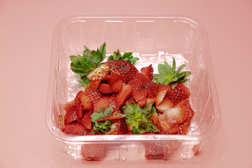 Spoiled strawberries. In the box for cleaning rot. GMO club