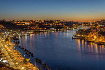 Porto am Abend