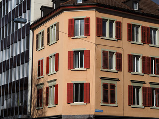 Fototapeta na wymiar façade en ville - Zurich