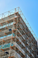 建設中のマンション