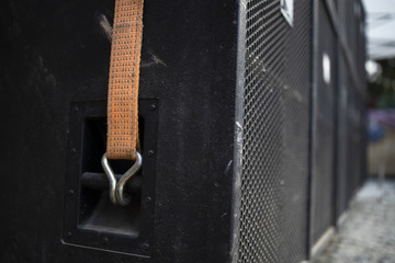 Large multi-purpose straps, Used for hanging the speaker cabinet fasteners