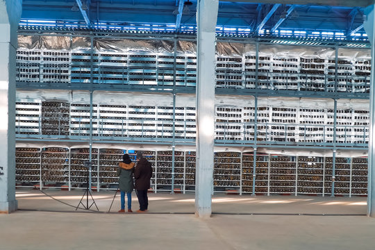 mining farm, video cards and asiki mining farm.