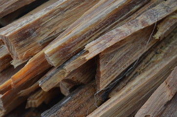 Ocote o recina de madera de pino