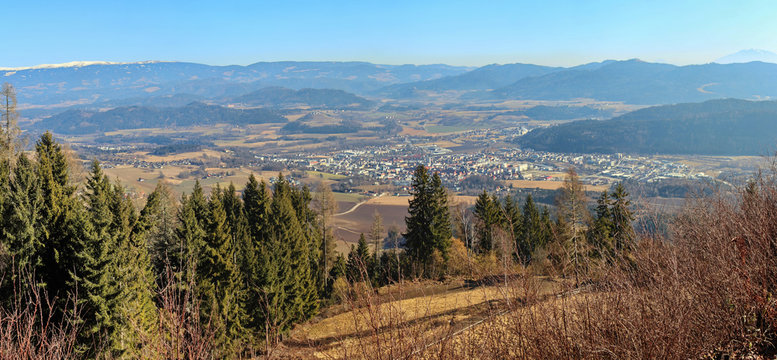 Panorama St. Veit/Glan vom Lorenziberg / Kärnten / Österreich