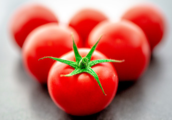 Tomaten / Tomatoes / Strauchtomaten mit Stiel