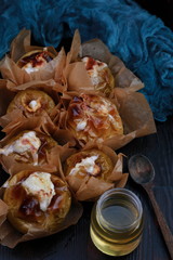 baked apples in parchment paper