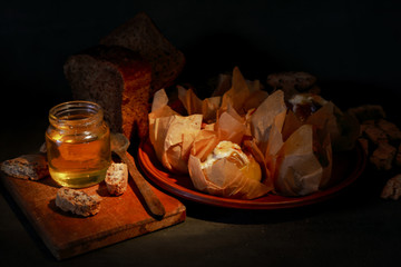 baked apples in parchment paper