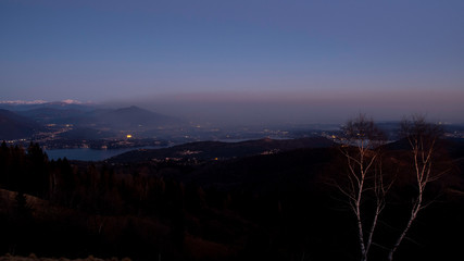 Panorama sui laghi dal Mottarone, Stresa (VB), Piemonte, Italia.