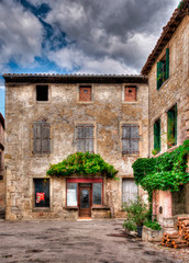 Place de la halle de Lagrasse, France