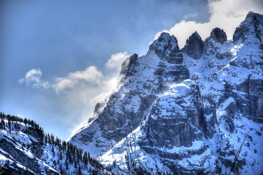 Minte Cristallo, Tofana, Tofana di Mezzo, Fanesgruppe, Dolomiten, Sextener Dolomiten, Hohe Gaisl, S&uuml;dtirol, Venetien, Winter, Sturm, Wind, Verwehung, Schnee, Schneeverwehung, Dolomitenstra&szlig;e, H&ouml;hlenst