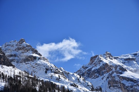 Minte Cristallo, Tofana, Tofana di Mezzo, Fanesgruppe, Dolomiten, Sextener Dolomiten, Hohe Gaisl, S&uuml;dtirol, Venetien, Winter, Sturm, Wind, Verwehung, Schnee, Schneeverwehung, Dolomitenstra&szlig;e, H&ouml;hlenst